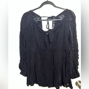 Torrid size 1 tie front lace arm top